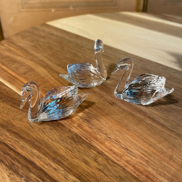 VINTAGE Lenox Style Crystal Enchanted Swan Figurines Set of 3 - Picture 5 of 9